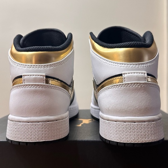 Air Jordan 1 mid (GS) - Picture 6 of 9